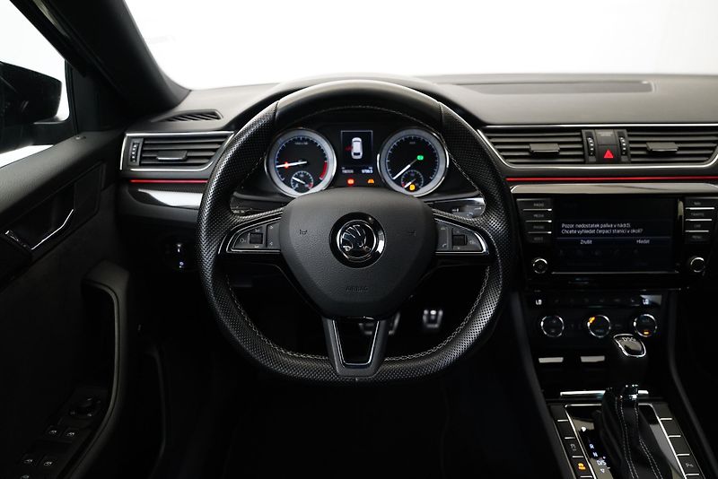Škoda Superb - fotka 19 z 29