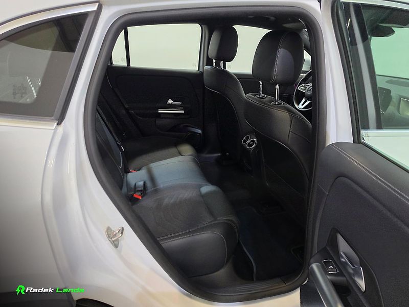 Mercedes-Benz EQA (2023) 250+ 73,9 kWh, LED - fotka 16 z 16