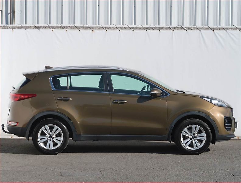 Kia Sportage (2016) 1.7 CRDi, Serv.kniha, Navi - fotka 6 z 21