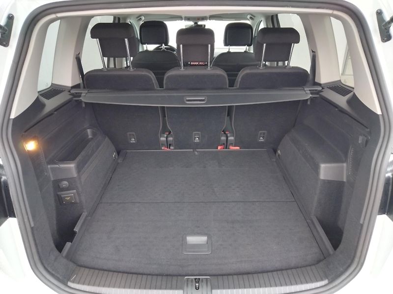 Volkswagen Touran 2.0 TDI  7DSG Highline - fotka 11 z 30