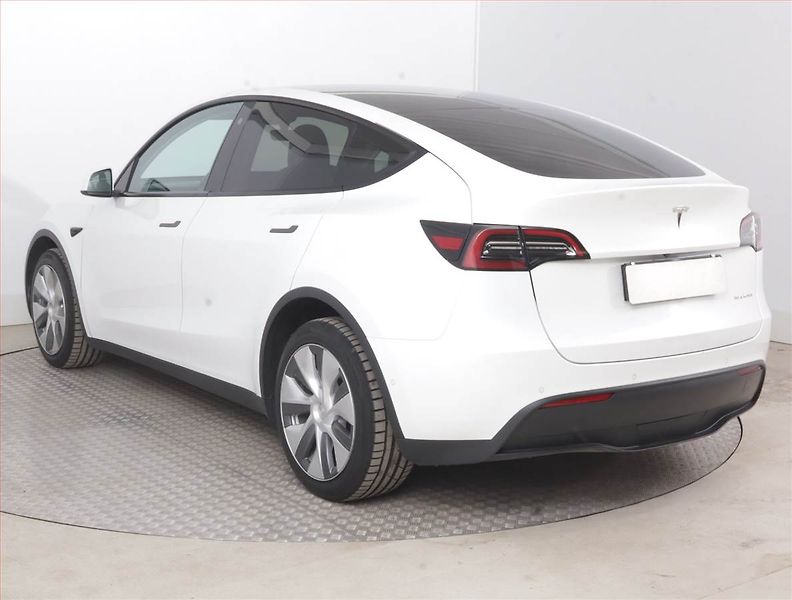Tesla Model Y (2022) Long Range AWD 79kWh, SoH 91% - fotka 4 z 22