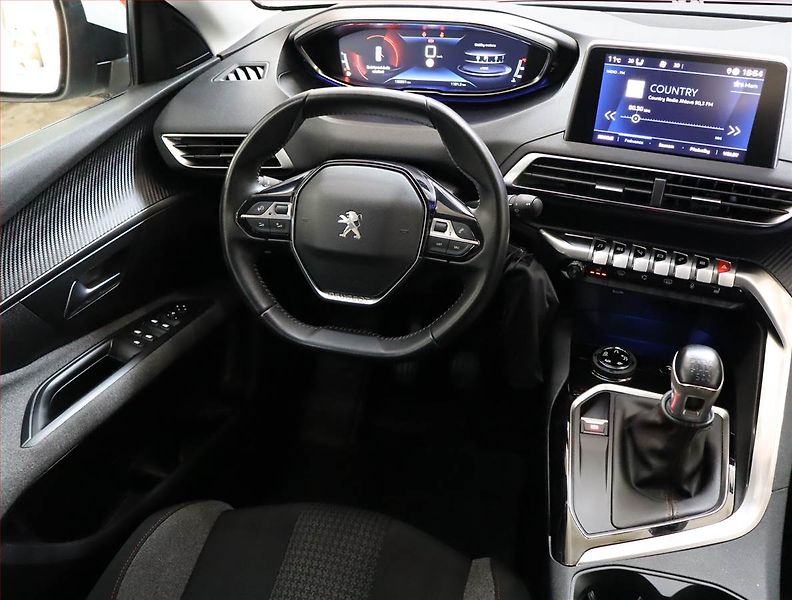 Peugeot 5008 (2020) Active Pack PureTech 130 - fotka 7 z 26
