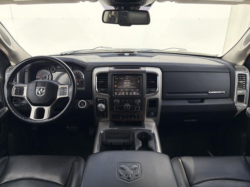 Dodge RAM (2016) 1500 Laramie V8 HEMI - fotka 10 z 40