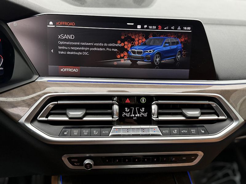 BMW X5 (2019) BMW X5 30d xDrive - fotka 20 z 24