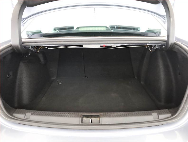 Renault Fluence (2010) 1.6 16V, po STK, jezdí výborně - fotka 13 z 14