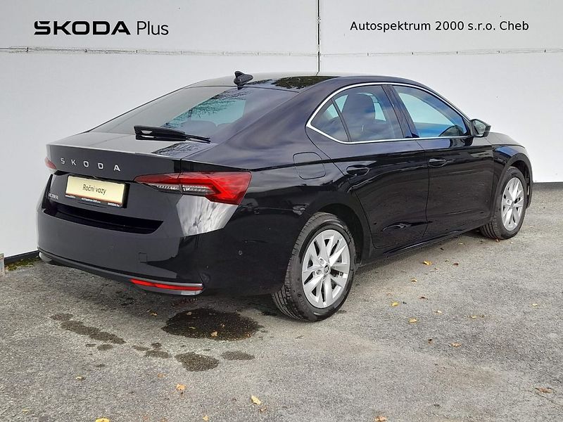 Škoda Octavia Top Selection 2.0 TDI 110kW 7A - fotka 2 z 20
