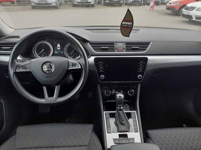 Škoda Superb (2020) 2.0 TDi 140Kw DSG ČR - fotka 7 z 32