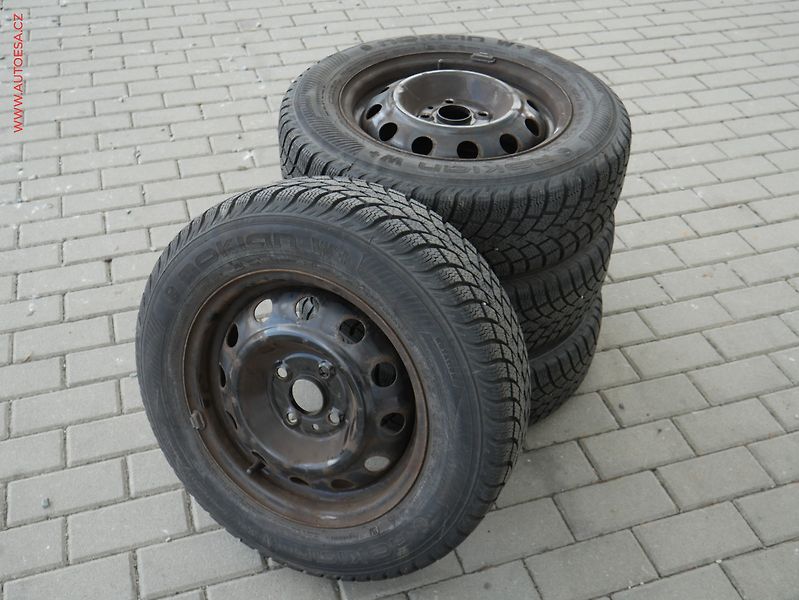 Hyundai i20 (2013) 1.2i, 1.maj,ČR, servis.kniha - fotka 15 z 15