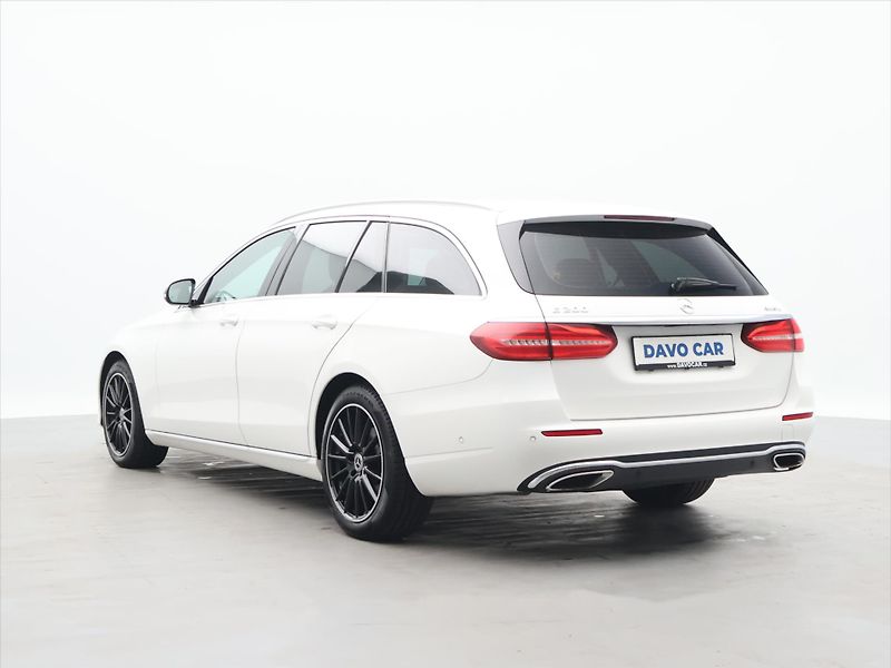Mercedes-Benz Třídy E 2,0 200 135kW 4Matic Avantgard - fotka 5 z 27