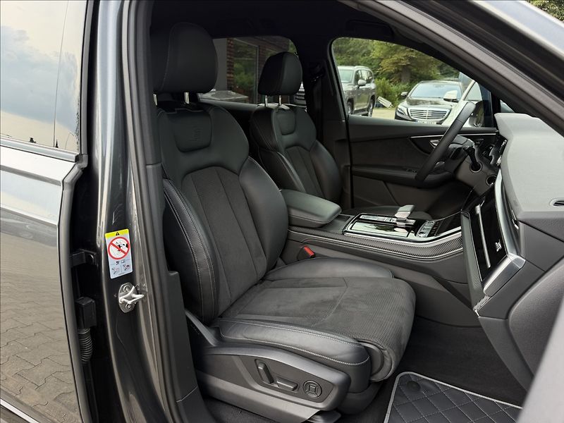 Audi Q7 50 TDI S-line Quattro - fotka 9 z 28