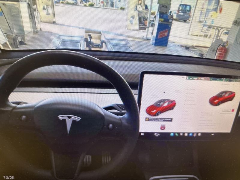 Tesla Model Y PERFORMANCE 393kw TZ 91,2% - fotka 3 z 7