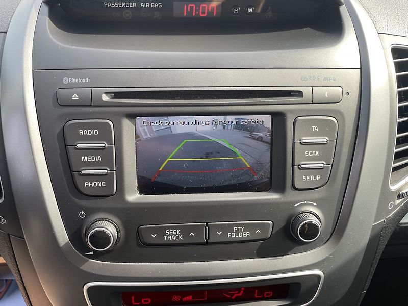 Kia Sorento 2,2 CRDi/145kW 4x4 - Automat - fotka 21 z 64