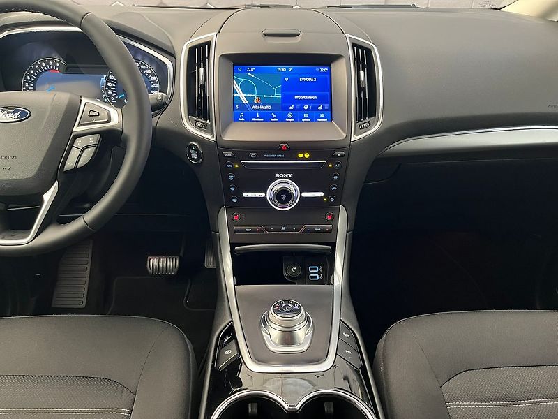Ford Galaxy (2023) 2.5 HEV Titanium 7míst - fotka 16 z 69