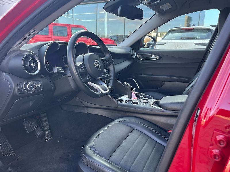 Alfa Romeo Giulia Super 2.2 JTdm Super 160k AT8 - fotka 5 z 10