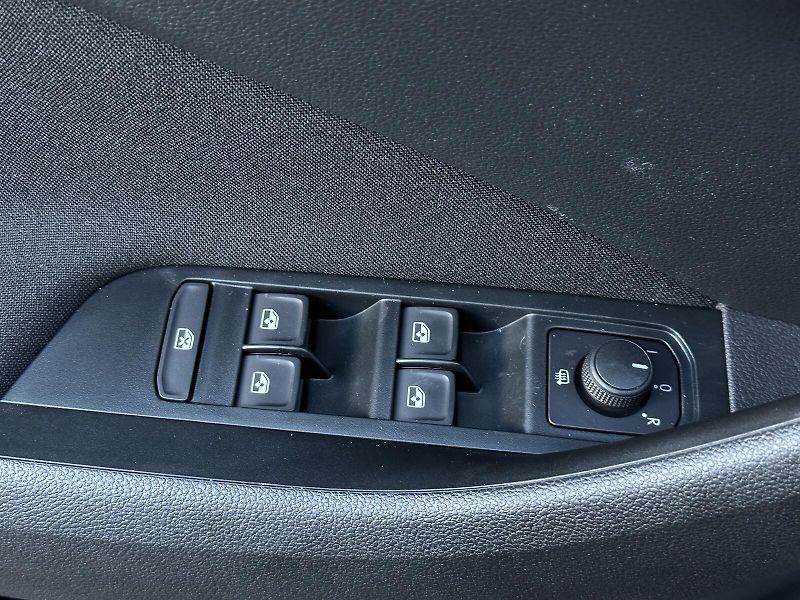 Škoda Scala 1.0TSi DSG 116PS KLIMA AC V.Co - fotka 13 z 37