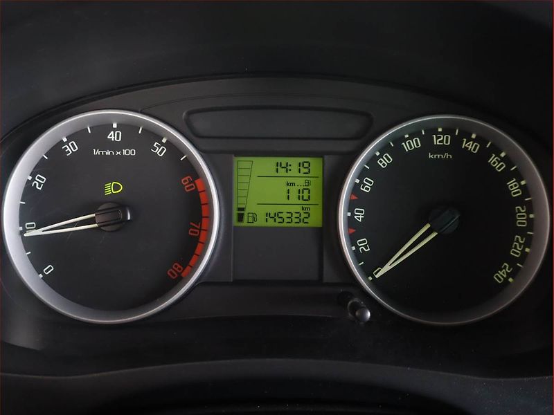 Škoda Fabia (2008) 1.2 12V - fotka 11 z 18