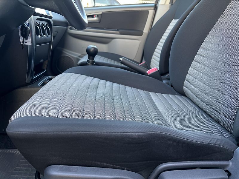Suzuki SX4 1.6i 4x4 NAVI KLIMATIZACE ALU - fotka 9 z 32