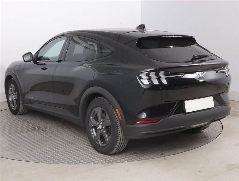 Ford Mustang Mach-E (2021) Standard Range RWD, SoH 94% - fotka 4 z 19