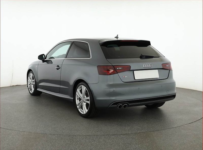 Audi A3 (2015) S-Line 2.0 TDI, Automat - fotka 4 z 19