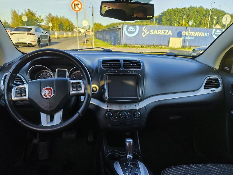 Fiat Freemont (2014) 2.0 JTD, 7-míst, nová STK - fotka 18 z 24