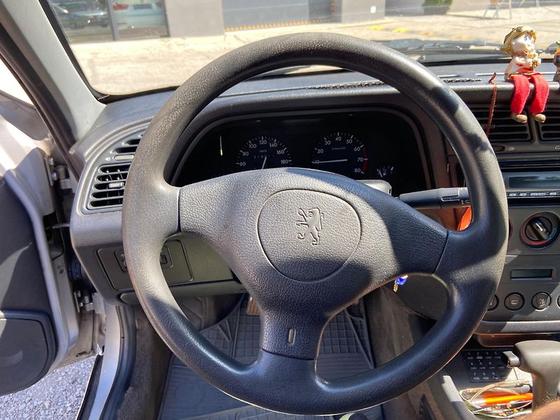 Peugeot 306 (1995) ST, 1.8 74kW, Automat - fotka 17 z 20