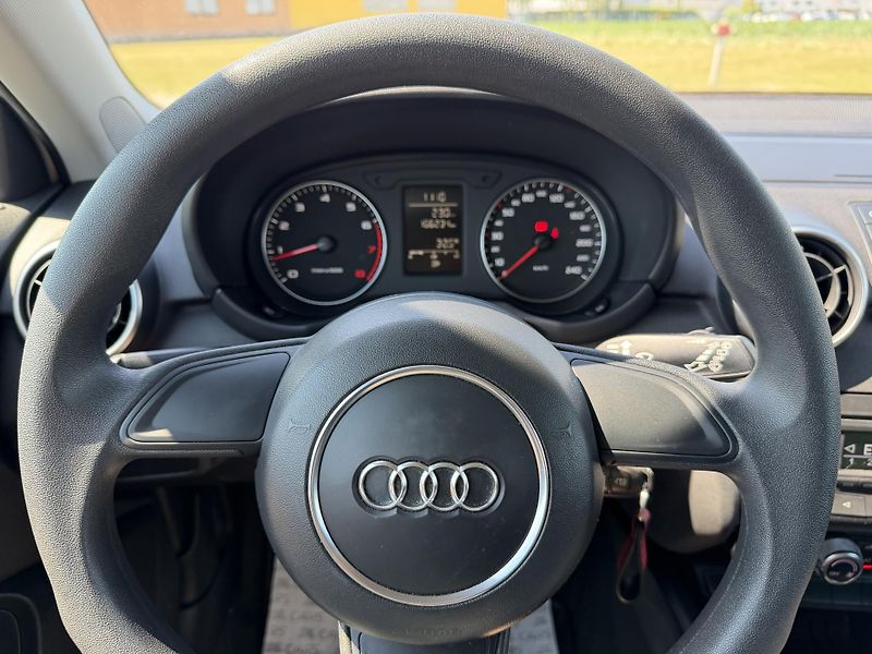 Audi A1 1.2 TFSI AC VÝHŘEVY SERVISKA - fotka 16 z 31