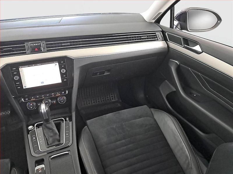 Volkswagen Passat (2020) Elegance 2.0 TDI - fotka 8 z 17