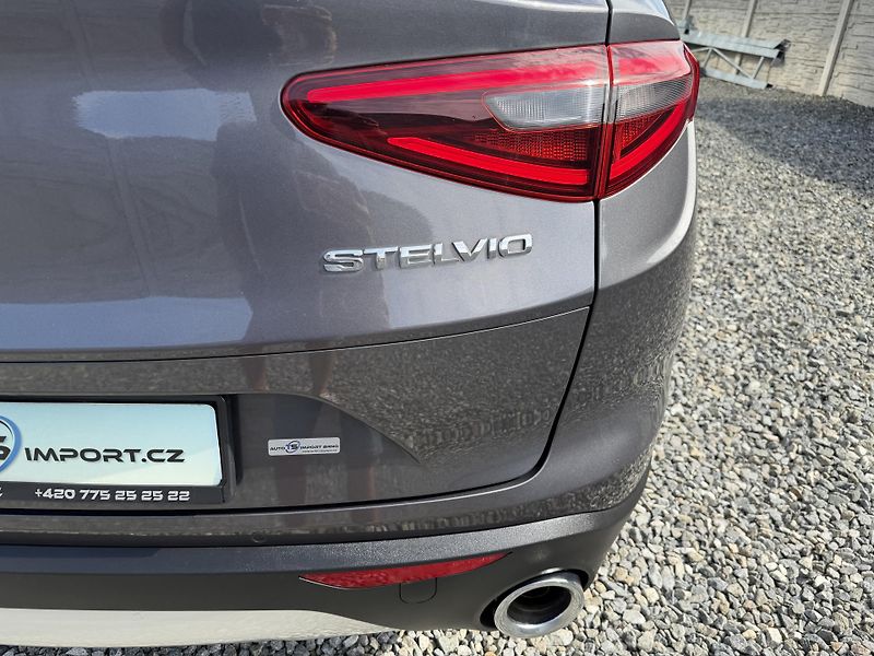 Alfa Romeo Stelvio 2.2JTDM Q4 4x4 210PS VELOCE 1A - fotka 46 z 167