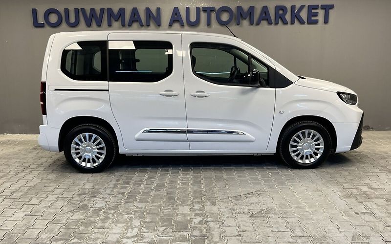 Toyota ProAce City Verso 1.2 BUSINESS 6MT - fotka 14 z 14