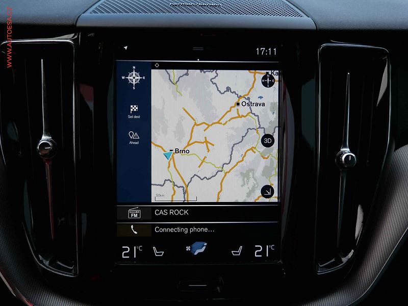 Volvo XC60 (2019) 2.0 D 4x4, R-design, AT, LED - fotka 19 z 24