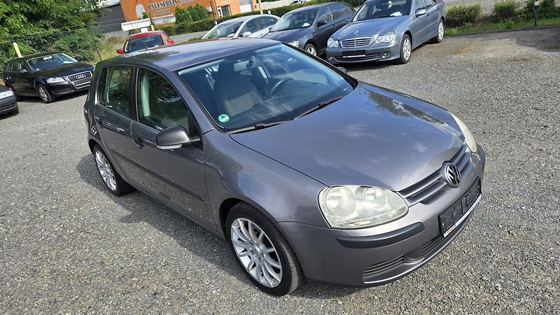 Volkswagen Golf 1.4 TRENDLINE  59KW - fotka 6 z 35