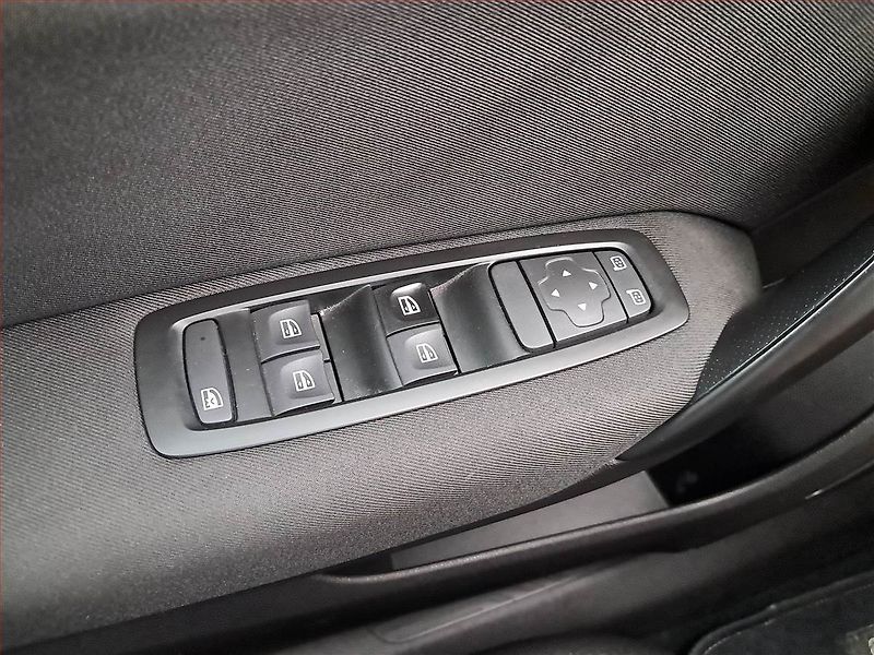 Renault Mégane (2019) 1.3 TCe, Serv.kniha, Tempomat - fotka 15 z 17