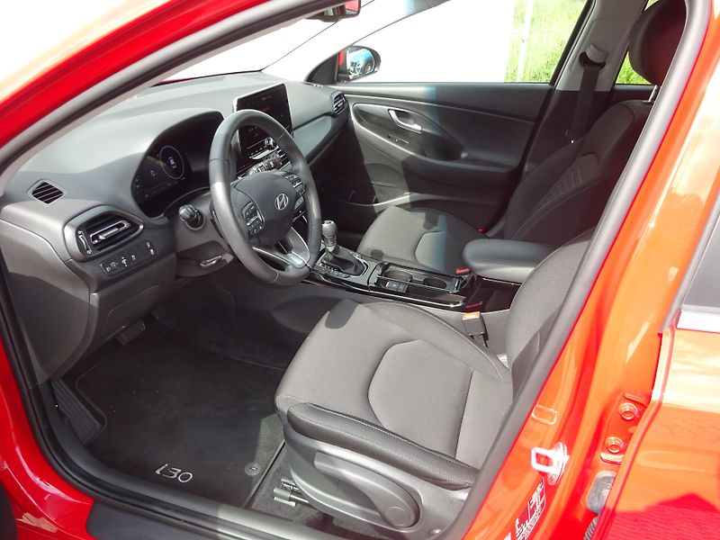 Hyundai i30 1.5 T-GDI 103kW DCT Style - fotka 10 z 21