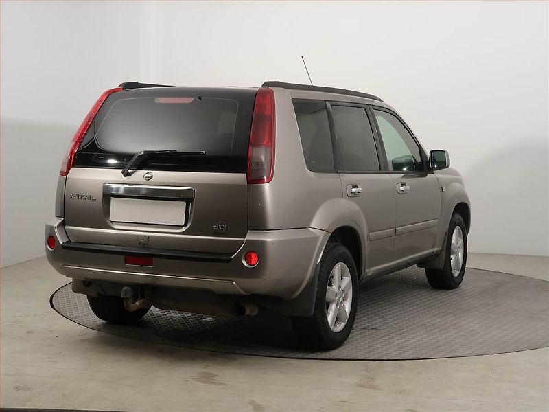 Nissan X-Trail (2006) 2.2 dCi, 4X4, Tažné - fotka 5 z 13