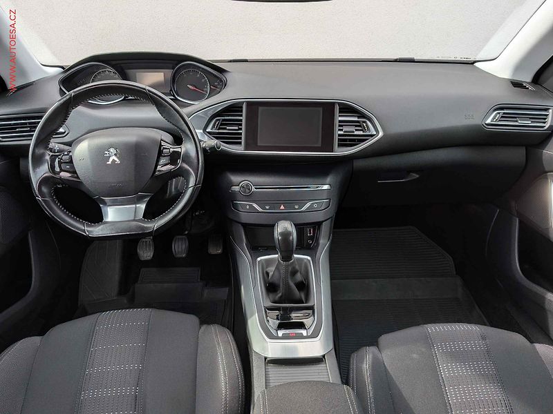 Peugeot 308 (2016) 1.2PT, ČR, LED, AC - fotka 8 z 14