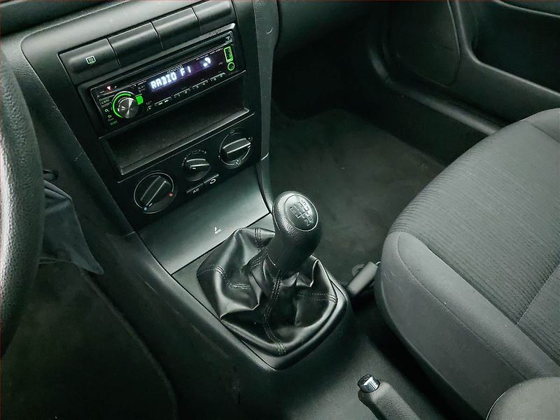 Škoda Octavia (2011) 1.6 - fotka 13 z 15