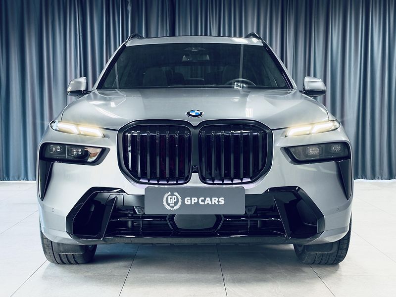 BMW X7 (2026) 40xd*CAR*TAŽ*NEZ.TOP*NAT.NAP* - fotka 2 z 55
