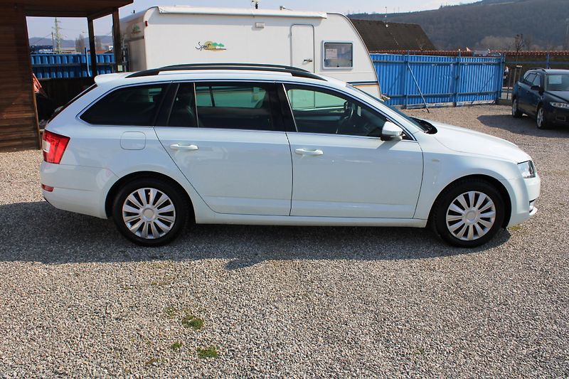 Škoda Octavia (2015) 1,6TDI XENONY TEMPOMAT ALU DSG - fotka 8 z 21