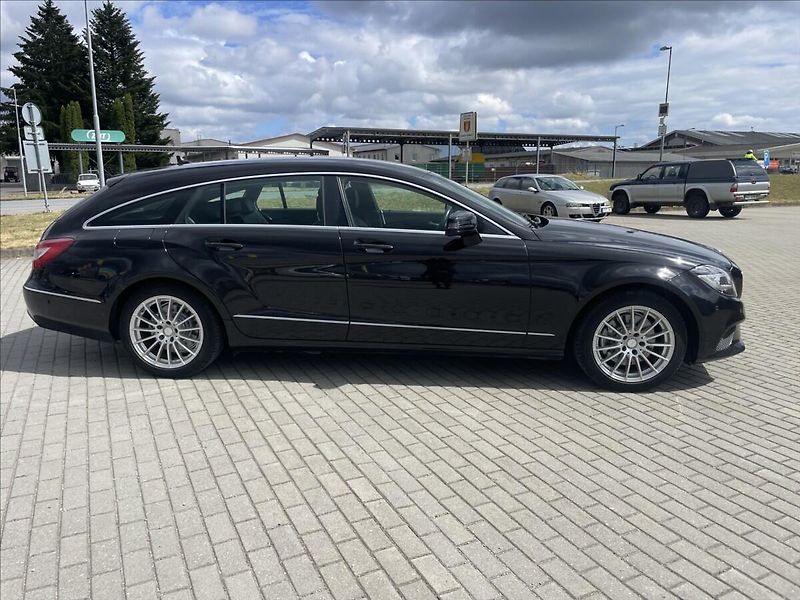 Mercedes-Benz CLS 2,2 250d 4-Matic 150kw GPS LED - fotka 33 z 34