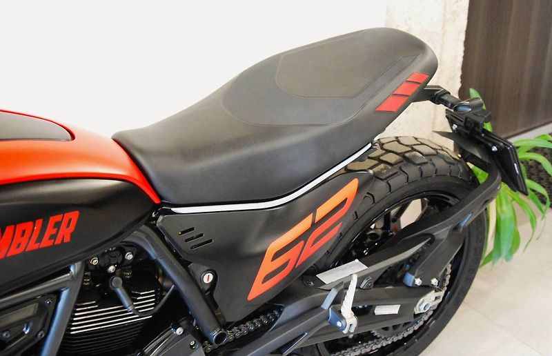 Ducati Scrambler Full Throttle (2023) krásný stav, serv - fotka 18 z 20