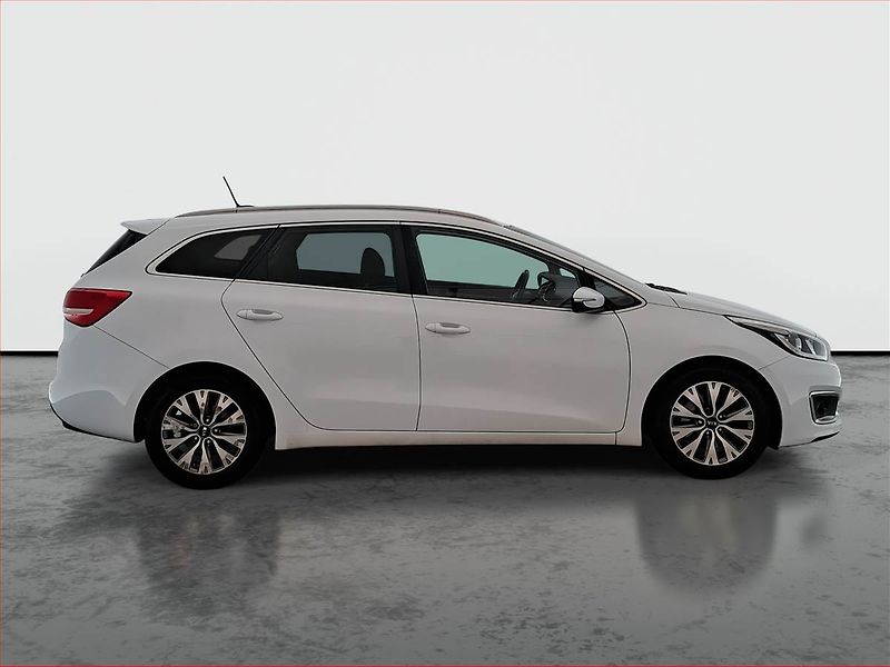 Kia Ceed (2016) 1.6 GDI, Navi, Tempomat - fotka 6 z 19