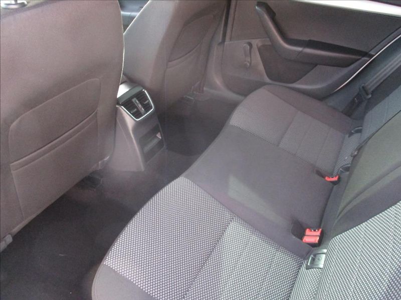 Škoda Octavia 1,6 TDI, DSG,tažné,serv.kniha, - fotka 14 z 44
