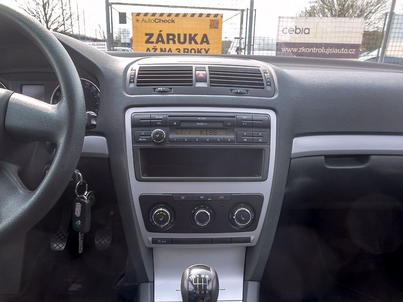 Škoda Octavia (2010) 1.4TSI 90KW – TAŽNÝ - fotka 18 z 38