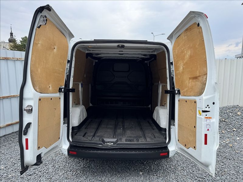 Ford Transit Custom 2,0 TDCi L1H1 DPH 1.maj ČR - fotka 12 z 50