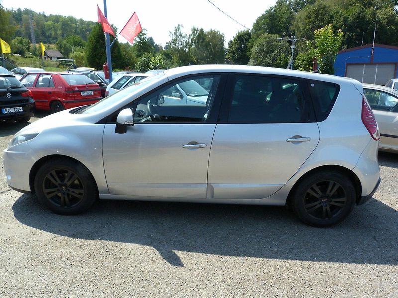 Renault Scénic 1.5 dci - fotka 8 z 19