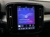 Volvo XC40 B3 DARK PLUS AUT CZ 1. maj. - náhled 31