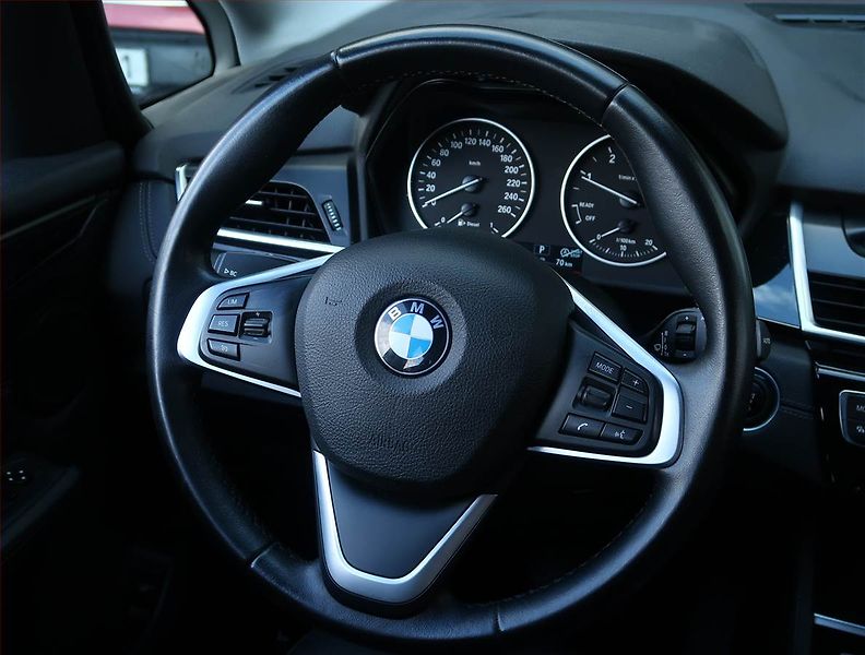 BMW Řada 2 (2015) 218d Gran Tourer, Automat - fotka 17 z 21