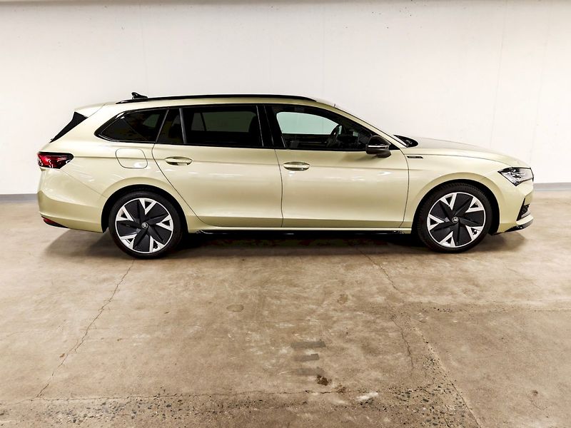 Škoda Superb (2025) Combi 2.0 TDI 142 kW DSG 4x4 S - fotka 28 z 33