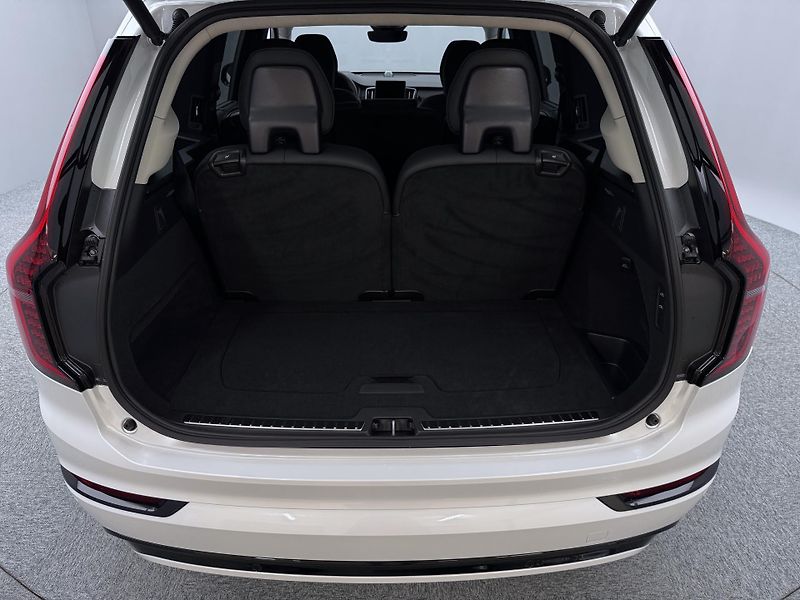Volvo XC90 (2026) T8 AWD RECHARGE ULTRA DARK 7m - fotka 16 z 30