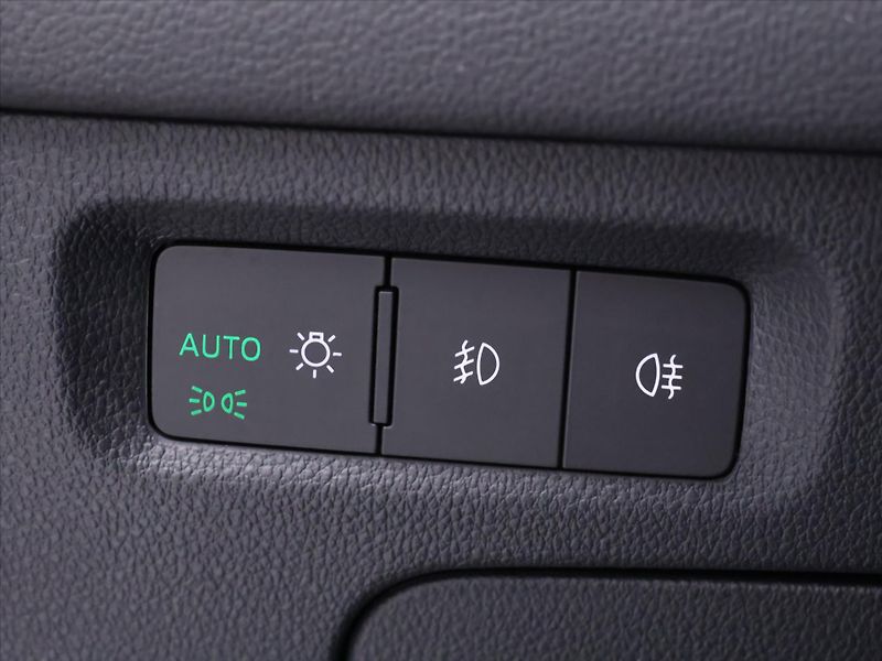Škoda Octavia 2,0 TDI DSG Style Matrix DPH - fotka 16 z 34